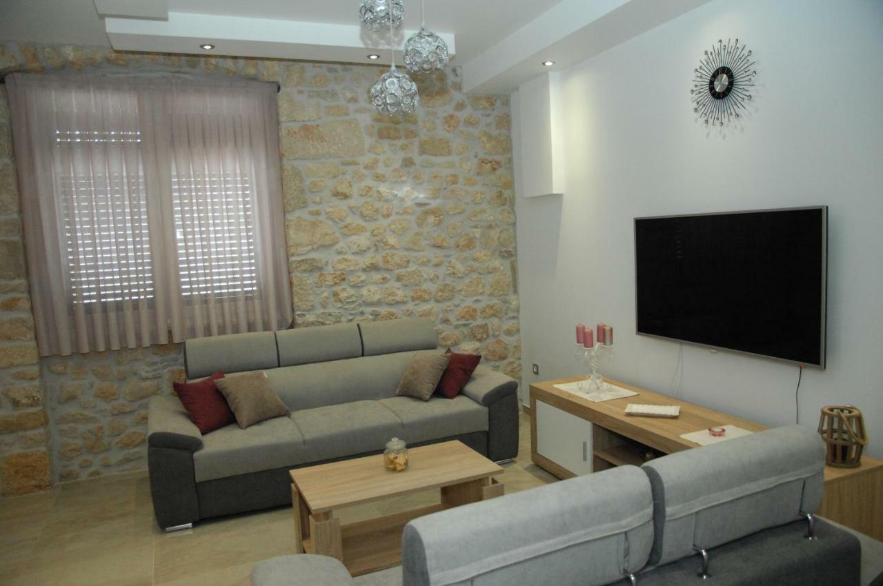 Apartmani Olujic אימוטסקי מראה חיצוני תמונה